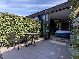 Romantic Getaway With Garden