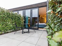 Romantic Getaway With Garden