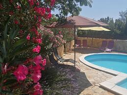 Sunny Pool Apartments - One Bedroom Apartment