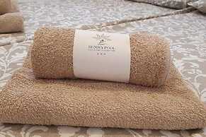 Sunny Pool Apartments - One Bedroom Apartment