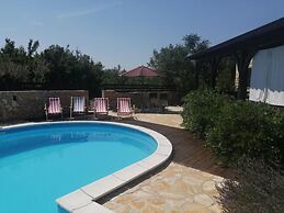 Sunny Pool Apartments - One Bedroom Apartment