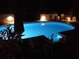 Sunny Pool Apartments - One Bedroom Apartment