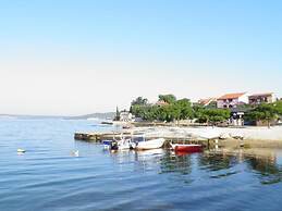 Sunny Pool Apartments - One Bedroom Apartment