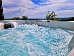 La Mia Storia With Hot tub