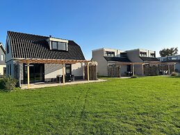 Detached House With Nice View Located on Texel