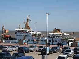 Dream on the Dike 2 Comfortable Vacation Home