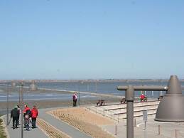 Dream on the Dike 2 Comfortable Vacation Home