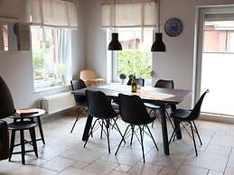 Dream on the Dike 2 Comfortable Vacation Home