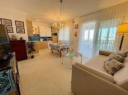 Seaview Caorle Apartment With Pool