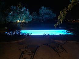 Villa Mentine Modern Retreat
