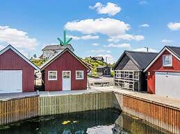 6 Person Holiday Home in Averoy