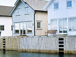 6 Person Holiday Home in Averoy