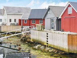 6 Person Holiday Home in Averoy