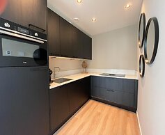 Spacious Holiday Home With Garden