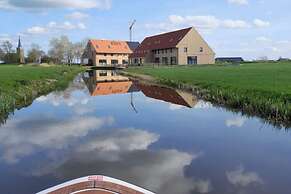 High-quality Luxury Villa on the Frisian Water