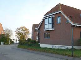 Small Sundblick by the sea in Lemkenhafen