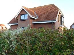 Small Sundblick by the sea in Lemkenhafen