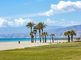 Nice Property With Shared Pool and Terrace