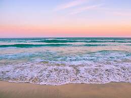 Nice Property With Shared Pool and Terrace