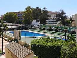 Nice Property With Shared Pool and Terrace