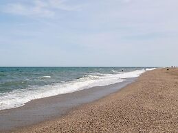 Nice Property With Shared Pool and Terrace