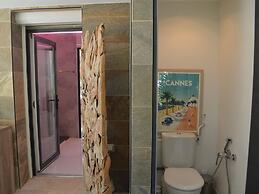 Modern Holiday Home With Private Pool and Garden