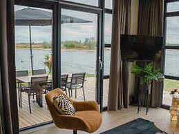 Luxury Holiday Home on the Water