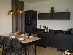 Luxury Holiday Home on the Water