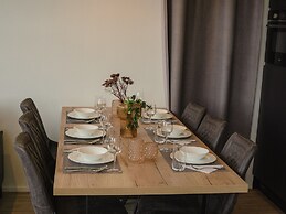 Luxury Holiday Home on the Water