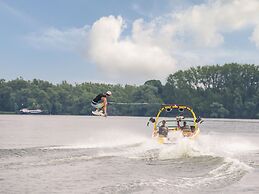 Luxury Holiday Home on the Water