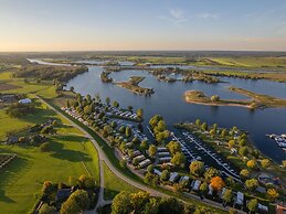 Luxury Holiday Home on the Water