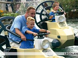 6 Person Holiday Home on a Holiday Park in Hemmet