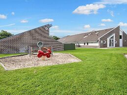 6 Person Holiday Home on a Holiday Park in Hemmet