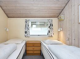 6 Person Holiday Home on a Holiday Park in Hemmet