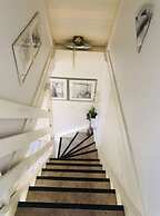 Frog Prince Modern Retreat