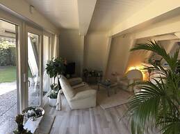 Frog Prince Modern Retreat