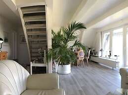 Frog Prince Modern Retreat