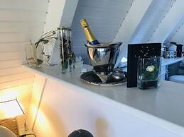 Frog Prince Modern Retreat