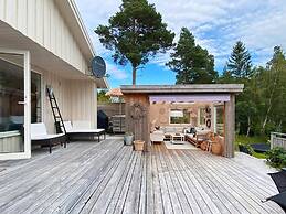6 Person Holiday Home in Asenfjord-by Traum