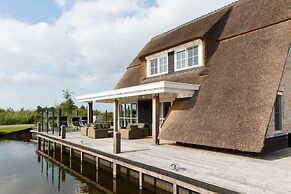 Villa by the Water With Sauna and Terrace
