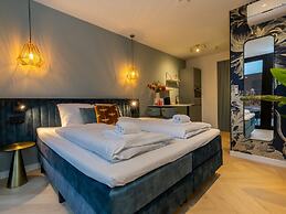 Romantic Garden Stay