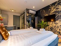 Romantic Garden Stay