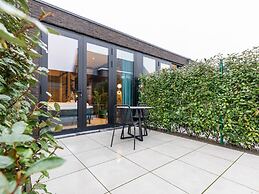 Romantic Garden Stay