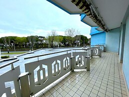 Inviting Apartment by the Beach