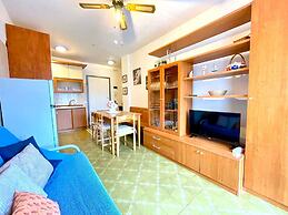 Inviting Apartment by the Beach