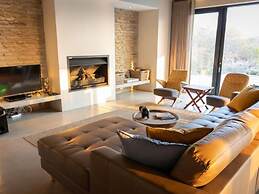 Villa in Hoedspruit With a Jacuzzi