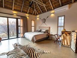 Villa in Hoedspruit With a Jacuzzi