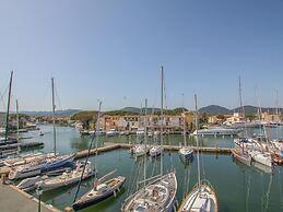 Modern Apartment in Port Grimaud Near the Beach