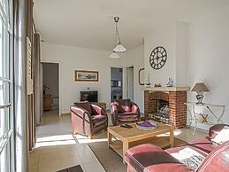 Bright Holiday Home With Garden