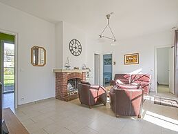 Bright Holiday Home With Garden